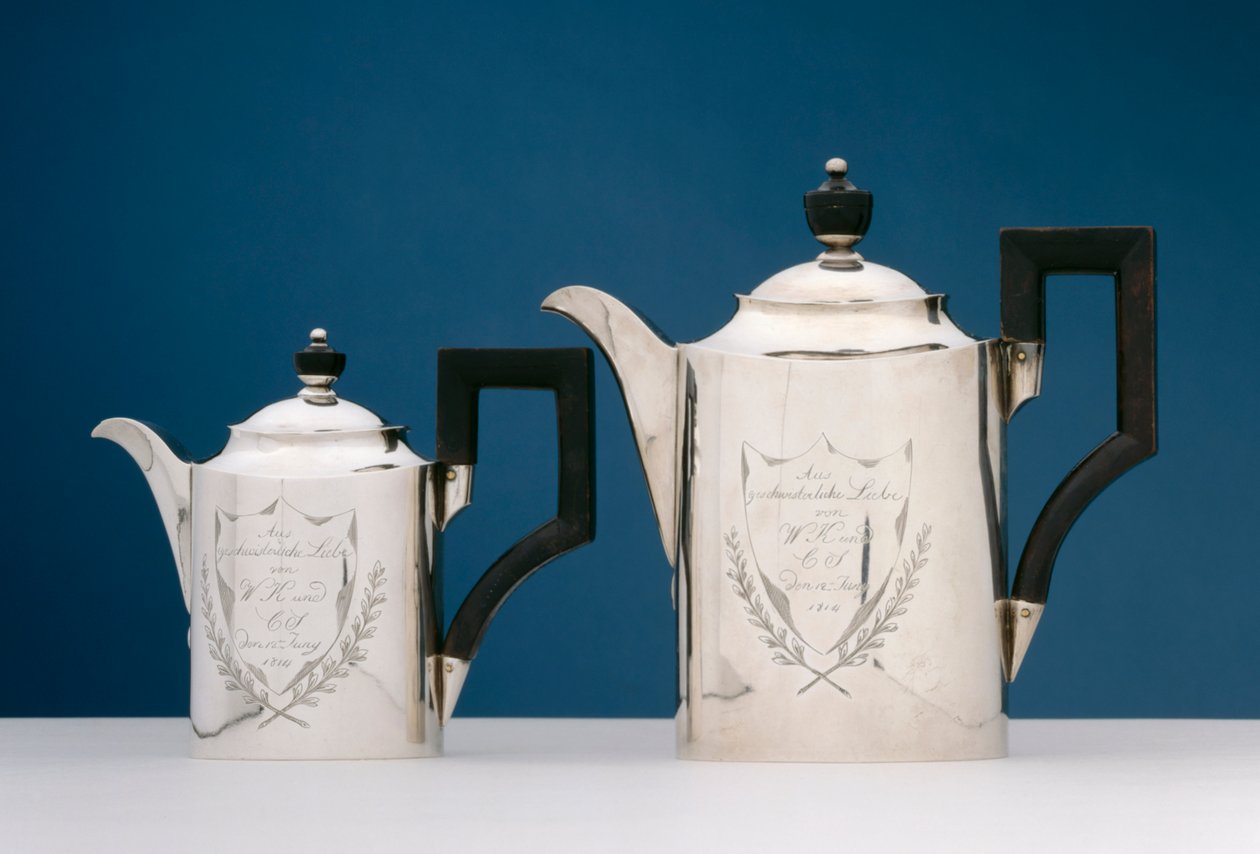 Et par tekanner, ca. 1814 (sølv) av Johannes Adam Koerdell