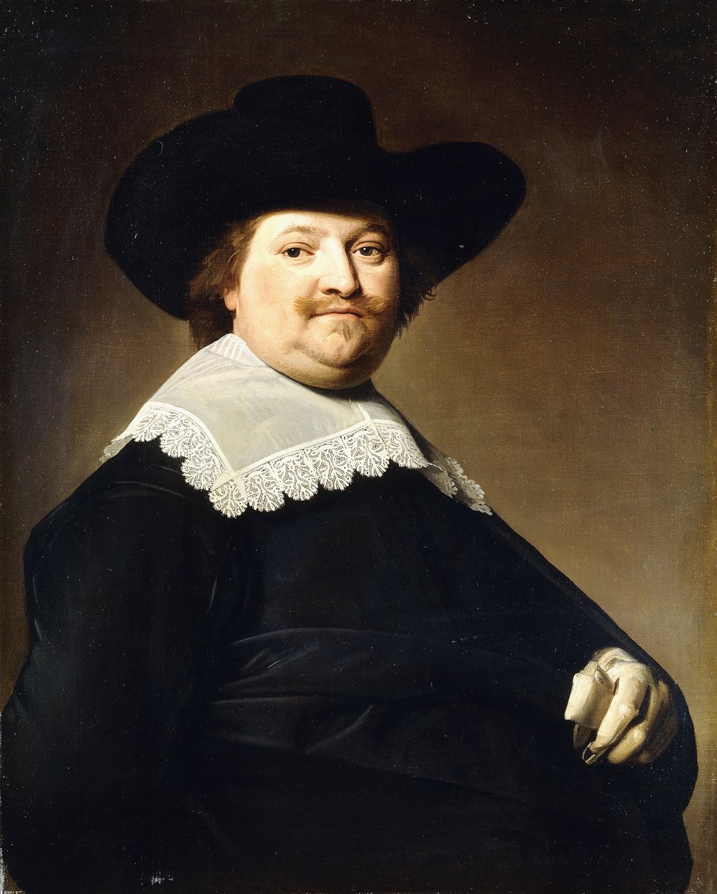 Portrett av en gentleman, halvlang, iført et svart kostyme med en hvit blondekrage og en svart hatt, av Johannes Cornelisz. Verspronck