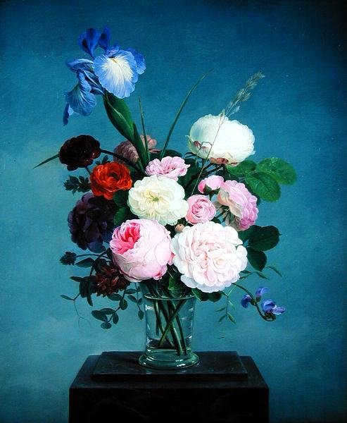 Roser og en iris i en glassvase på en marmorsokkel (olje på lerret) av Johannes Ludwig Camradt