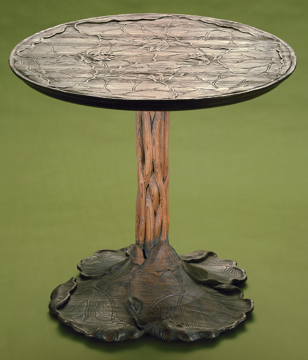 Lotus-bord, ca. 1903-07 (sypresstre) av John Scott Bradstreet
