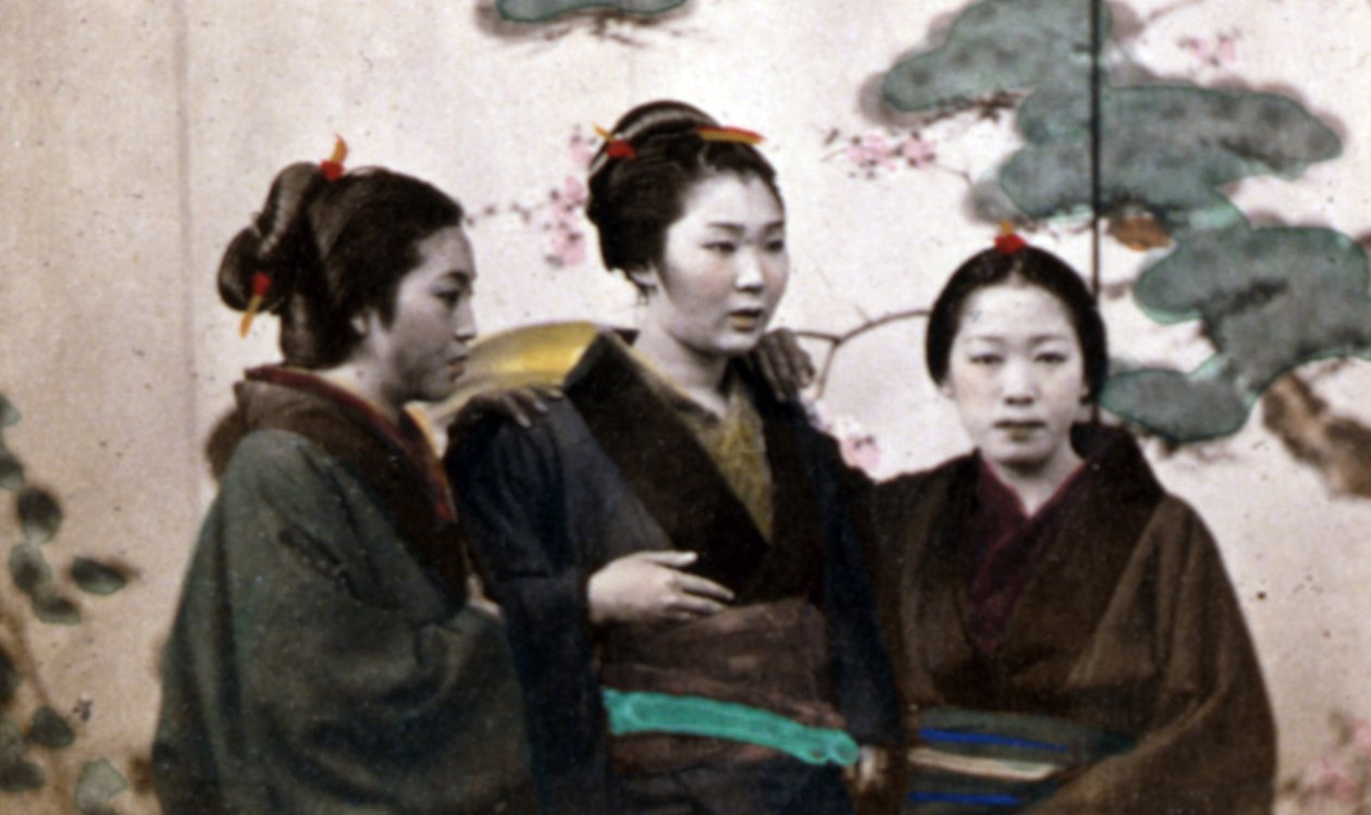 Japanske kvinner, 1890 (håndfarget bilde) av John Thomson
