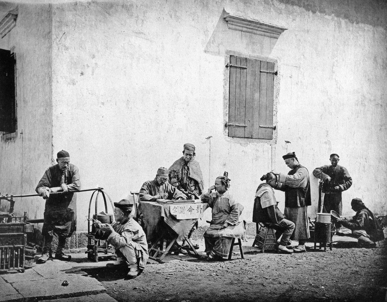 Gategrupper, Kiu-Kiang, ca. 1867-72 av John Thomson