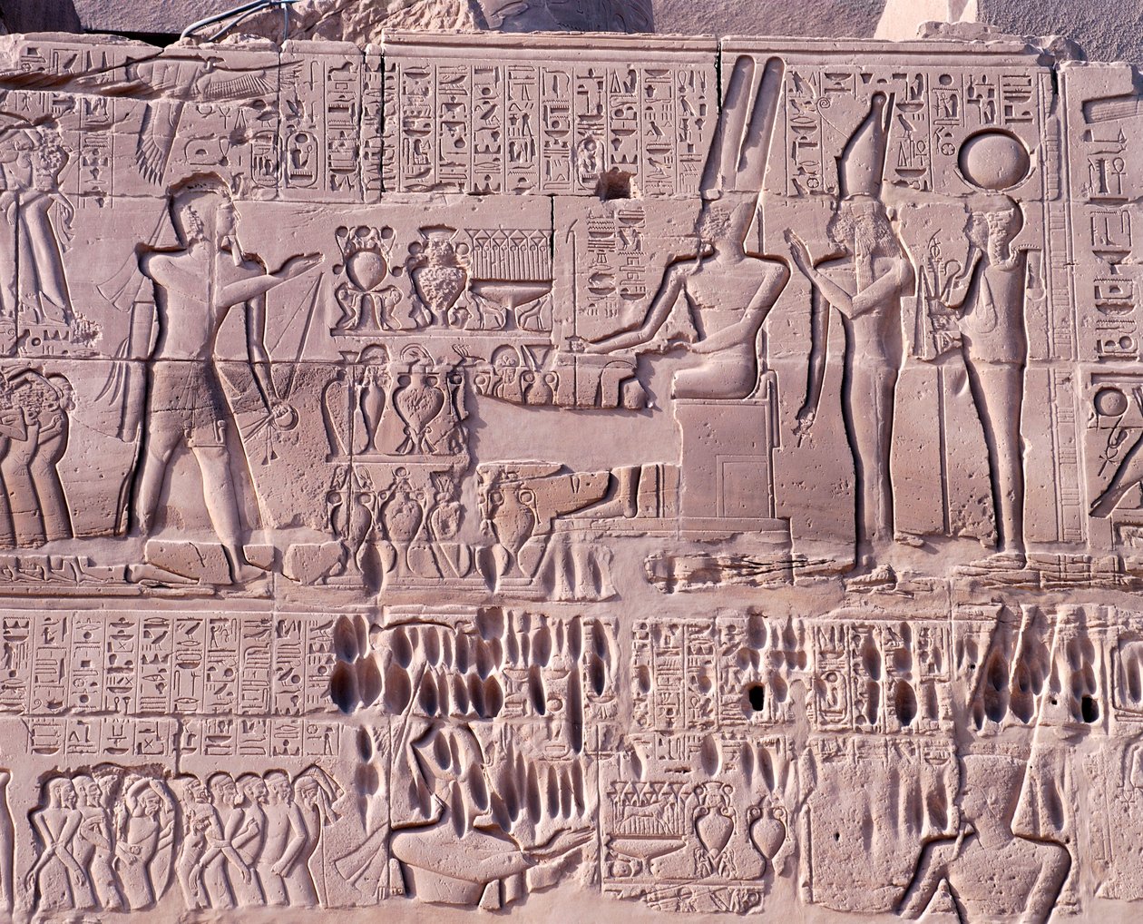Egypt, Old Theben, Luxor, Karnak Temple Complex, Precinct of Amun-Re, Great Hypostyle Hall, North wall, Relieff med Seti I krigsscener i Syria og Palestina, detalj med tilbud til guder av Walter Charles Mills