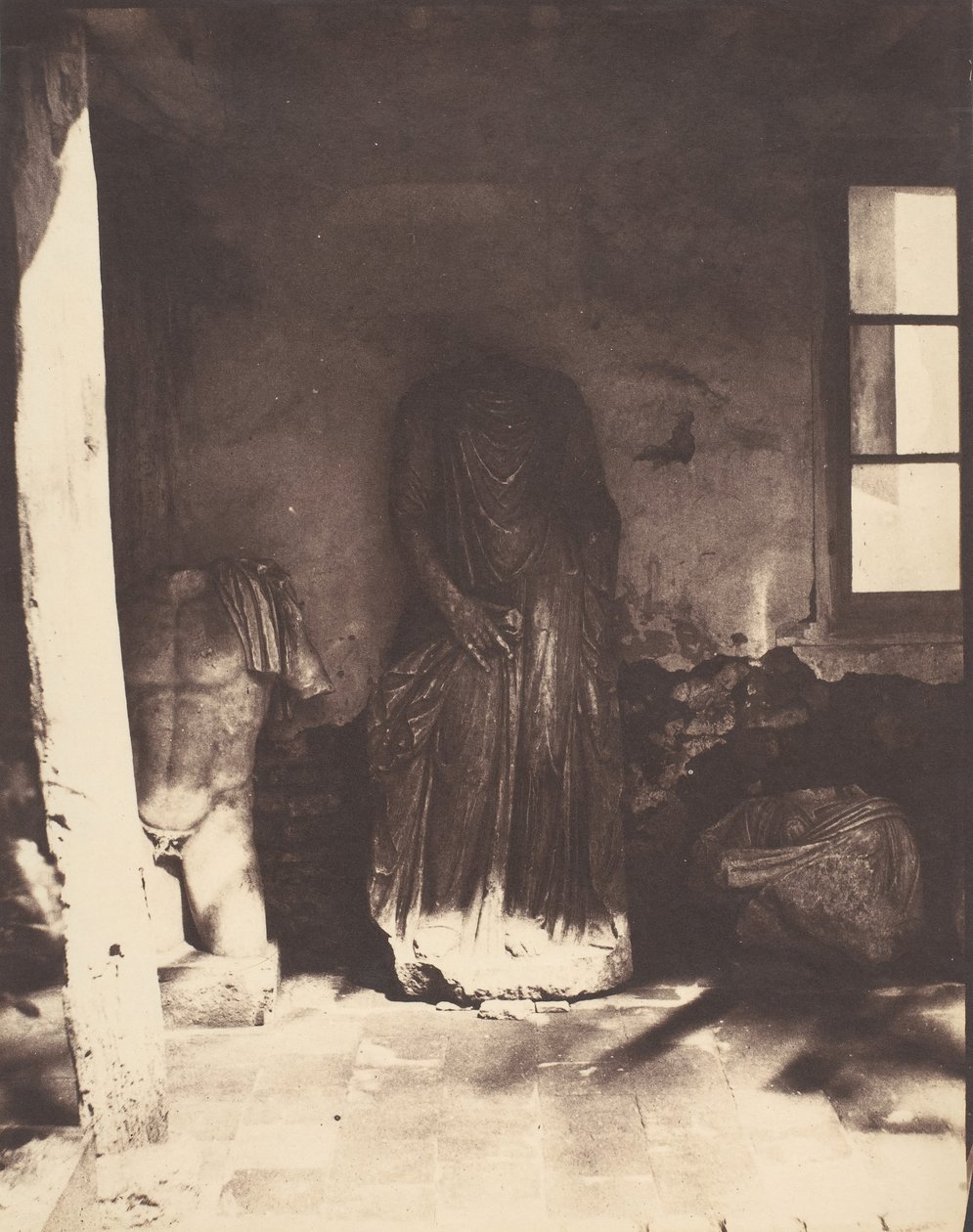 Antikviteter i museet i Cherchell, Algerie, 1853-54. av John Beasley Greene