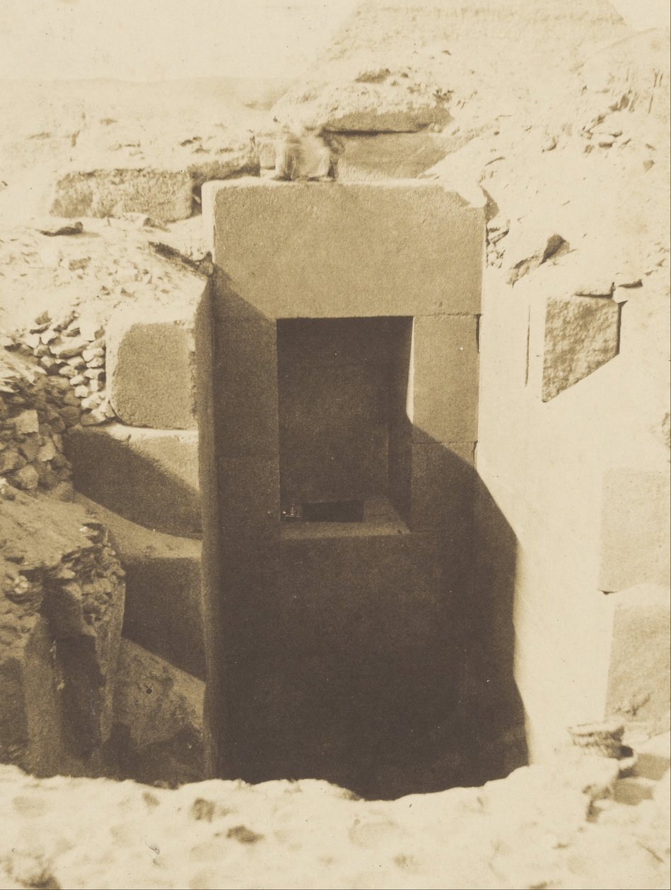 Pyramids of Giseh, verk av M. Mariette, Granitt Door Discovery til venstre for sfinksutgravningene av John Beasly Greene
