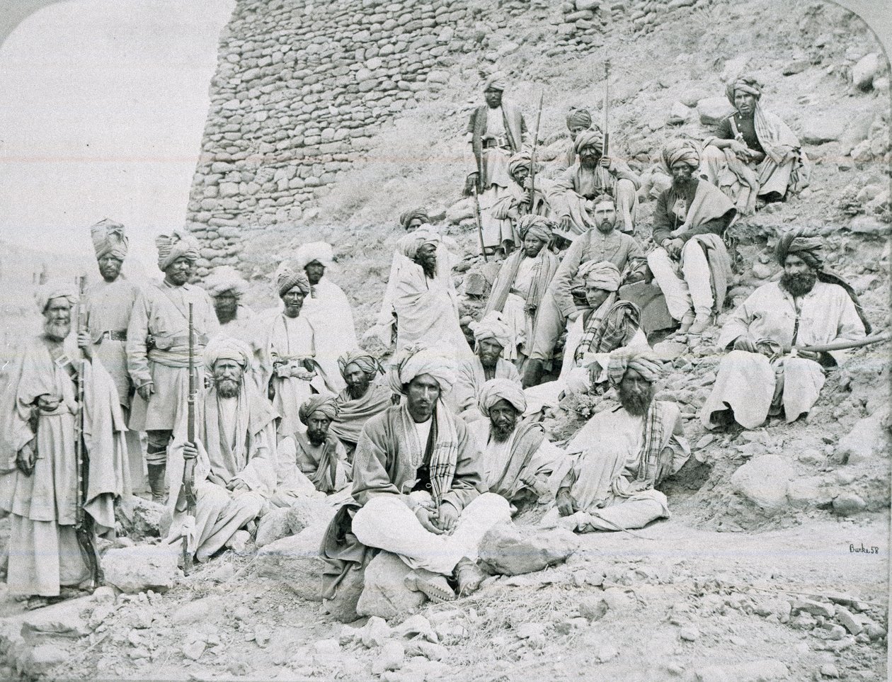 Khyber Chiefs and Khans, Jamrud Fort, North West Frontier, 1878 ca. av John Burke