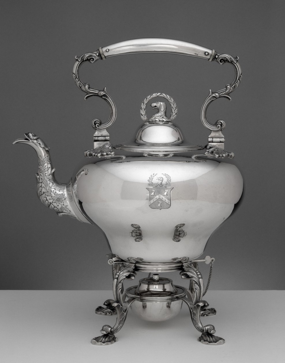 Vannkoker på stativ, ca. 1827–1843 (sølv) av John Chandler Moore