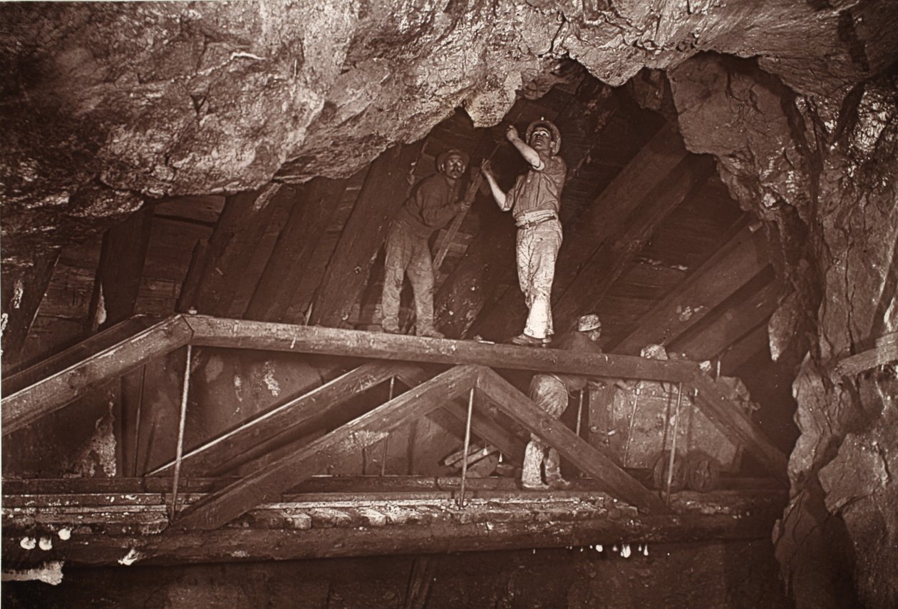 The Bridge, East Pool-gruven, illustrasjon fra ''Mongst mines and miners, or Underground Scenes by Flash-Light' av JC Burrows og William Thomas, pub. 1893 (sepia-bilde) av John Charles Burrow