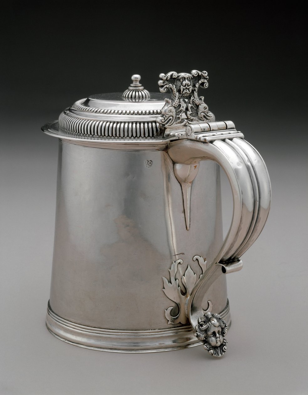 Tankard, 1695-1711 (sølv) av John Coney
