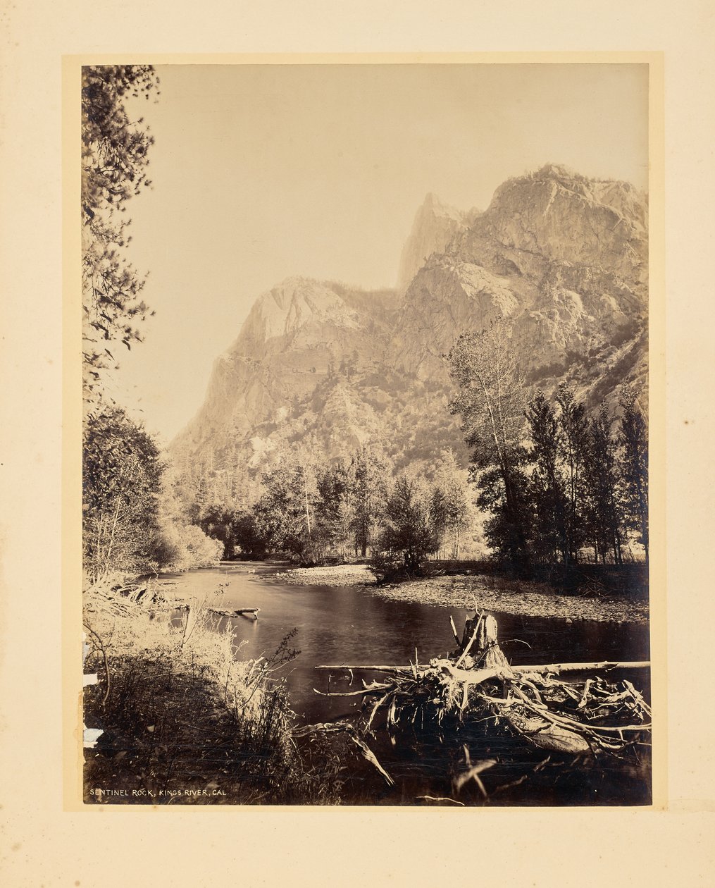 Sentinel Rock, Kings River, California av John K. Hillers