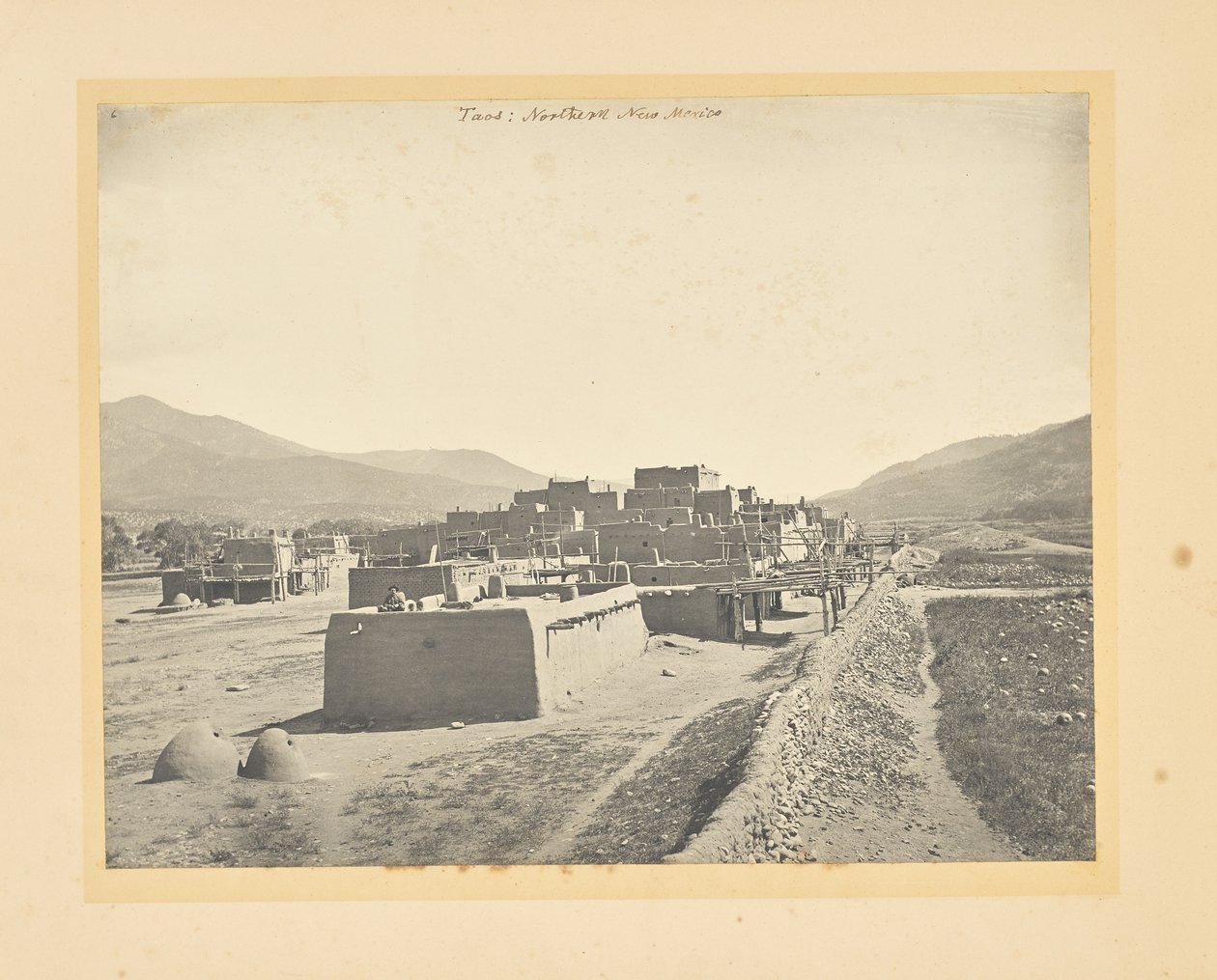 Taos: nordlige New Mexico av John K. Hillers