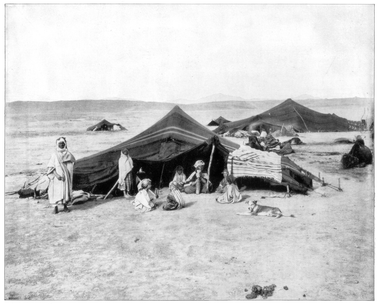 Karavaneleir, Sahara-ørkenen, sent på 1800-tallet av John L. Stoddard