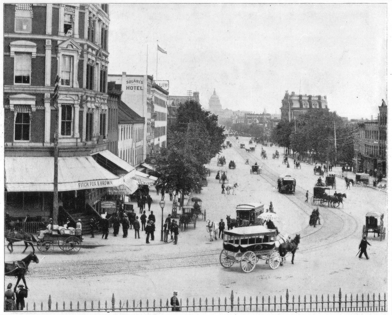 Pennsylvania Avenue, Washington DC, slutten av 1800-tallet. av John L. Stoddard