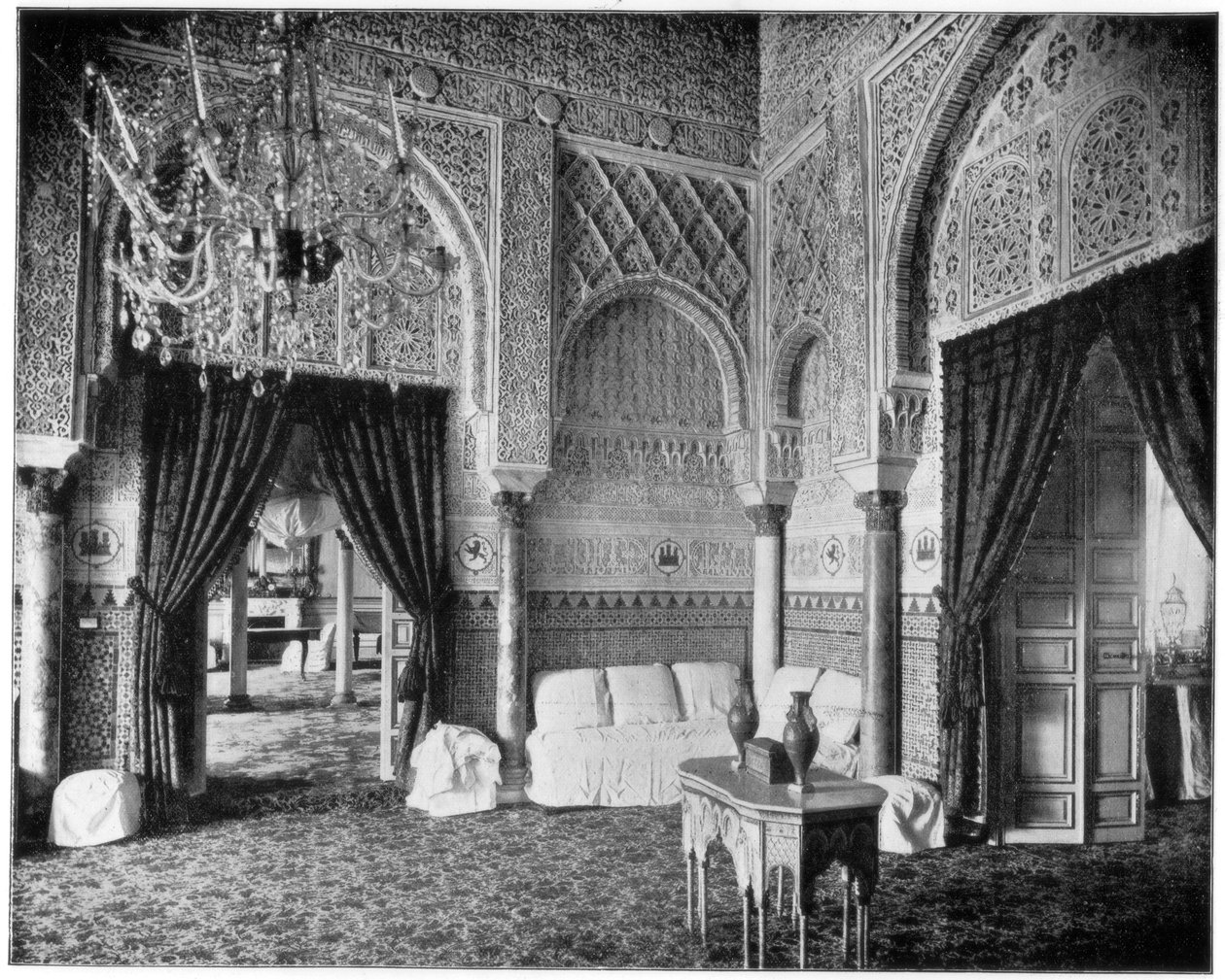 Salon of Maria de Padilla, Alcazar, Sevilla, Spania, sent på 1800-tallet av John L. Stoddard