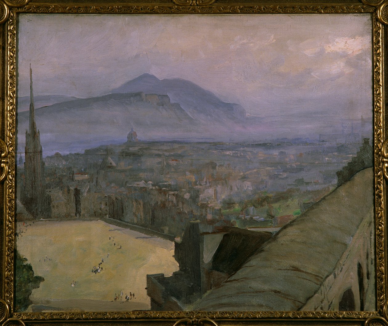 En utsikt over Edinburgh fra slottet, med utsikt over Esplanade mot Arthur