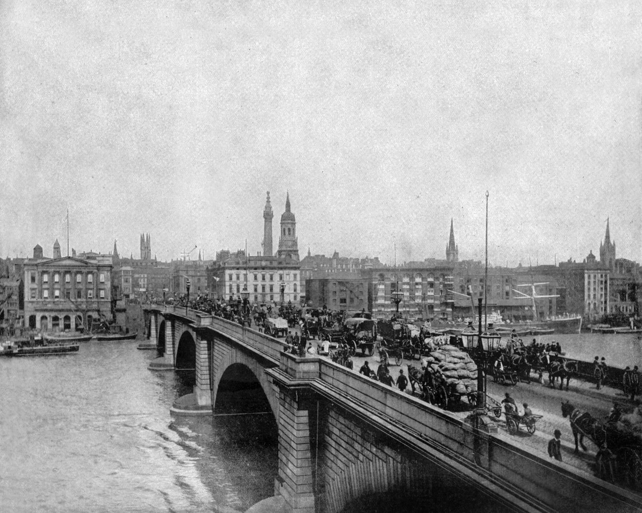 London-broen bygget i 1831 over Themsen i London, ca. 1900 (s/hvitt-bilde) av John Lawson Stoddard
