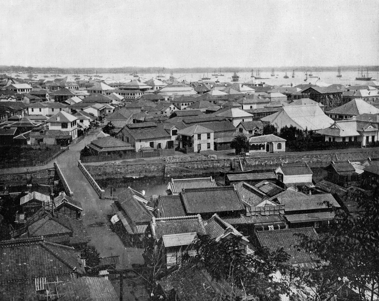 Utsikt over Yokohama i Japan (s/hvitt bilde) av John Lawson Stoddard