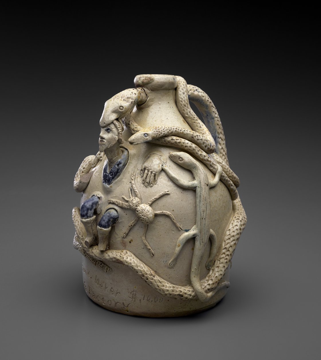 Temperansemugge, ca. 1870-72 (saltglasert steintøy med kobolt- og slipdekor) av John Lewis Stone
