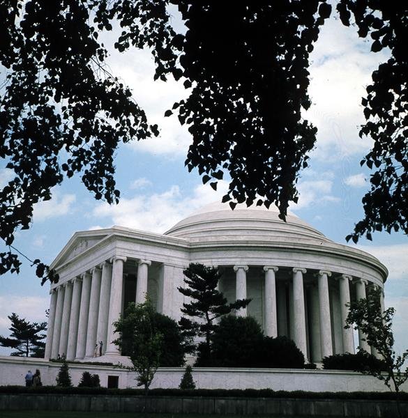 Jefferson Memorial, bygget 1938-43 av John Russell Pope