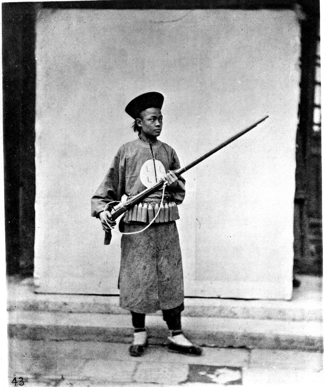 Kina, soldat, ca. 1870 (bilde) av John Thomson