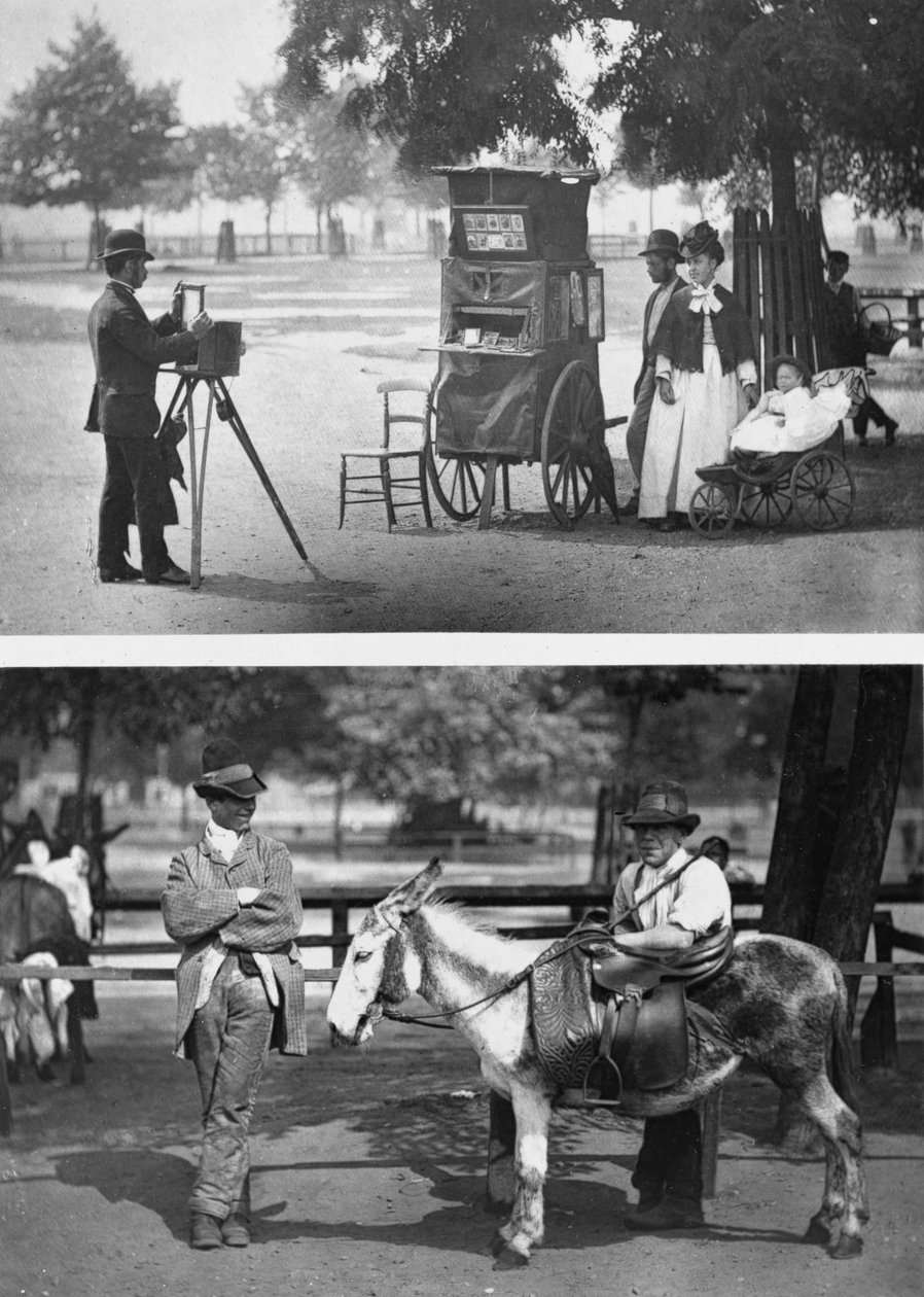 Fotografi på allmenningen og venter på leie, 1876-77 (woodburytype) av John Thomson