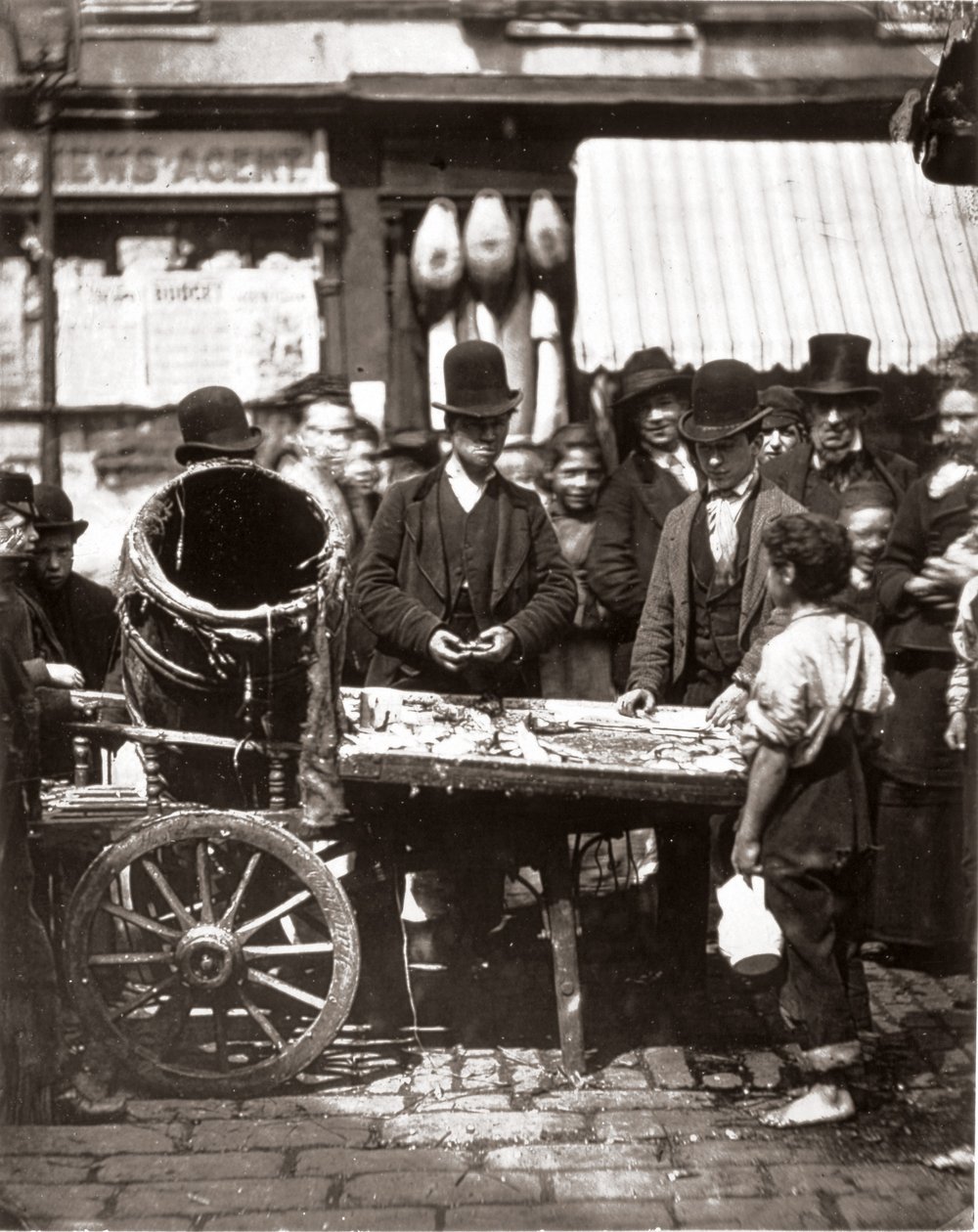 The Cheap Fish of St-Giles, fra "Street Life in London", av J. Thomson og Adolphe Smith av John Thomson