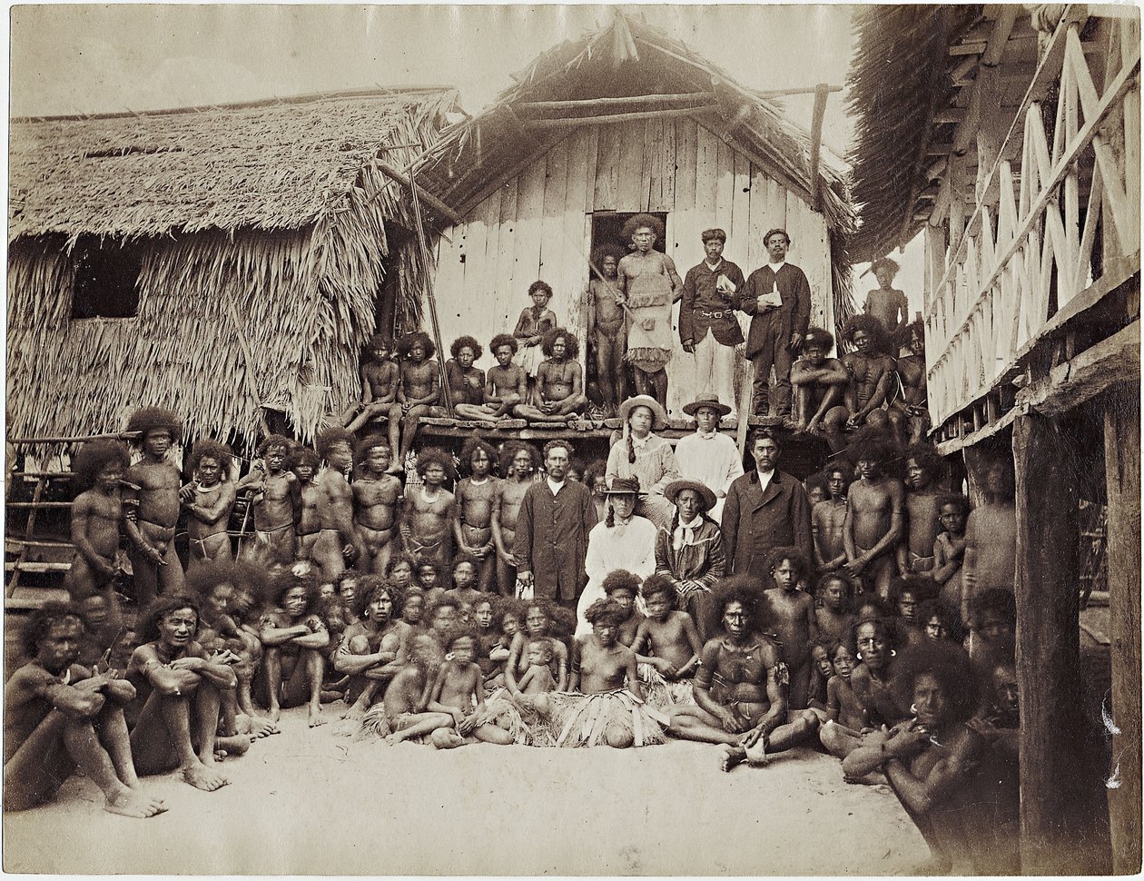 Mission House Parimata, Aroma, New Guinea, 1885 (albumtrykk) av John W. Lindt