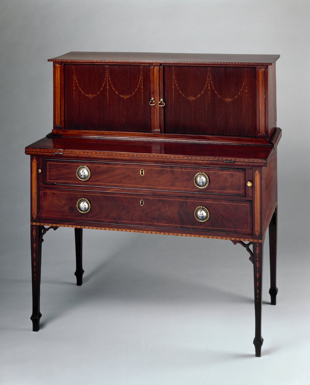 Tambour-pult, tilskrevet butikken til John og Thomas Seymour eller til Thomas Seymours Boston Furniture Warehouse, 1794-1810 (mahogni med innlegg) av John and Thomas 1771 1848 Seymour