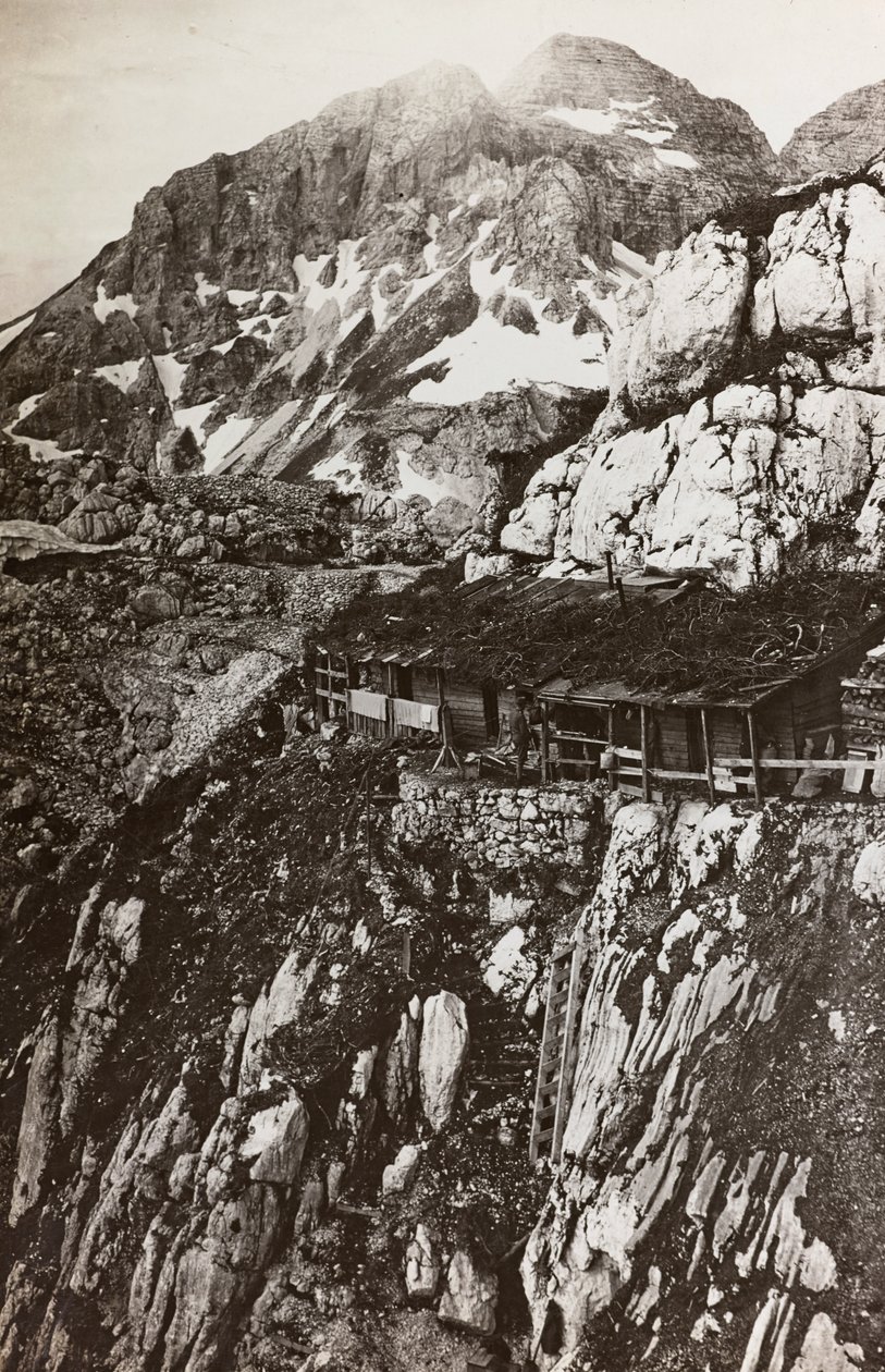 Album "Min verdenskrig - minner fra den sørvestlige fronten i Kärnten, Italia, Trentino-Alto Adige) 31/03/1915-12/11/ 1918 - Josef Zohles Wien ": militærleirfjell (s/hv) av Josef Zohles