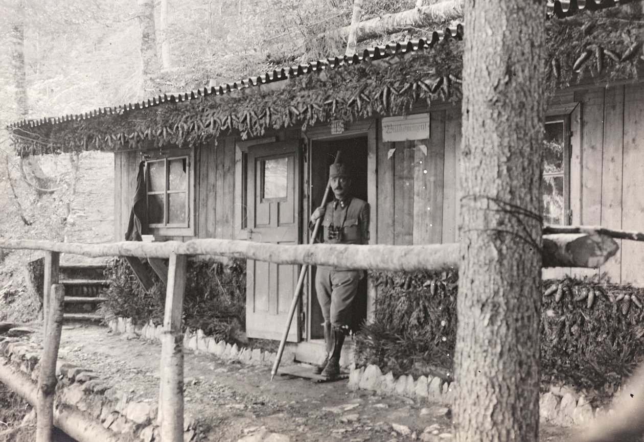 Album "Min verdenskrig - minner fra den sørvestlige fronten i Kärnten, Italia, Trentino-Alto Adige) 31/03/1915-12/11/ 1918 - Josef Zohles Wien ": Kommandokontoret (s/hv-bilde) av Josef Zohles