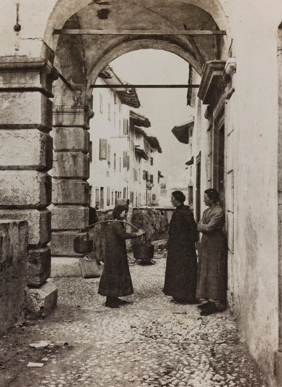 Album "Min verdenskrig - minner fra den sørvestlige fronten i Kärnten, Italia, Trentino-Alto Adige) 31/03/1915-12/11/ 1918 - Josef Zohles Vienna ": utsikt over Tonia (s/hv-bilde) av Josef Zohles