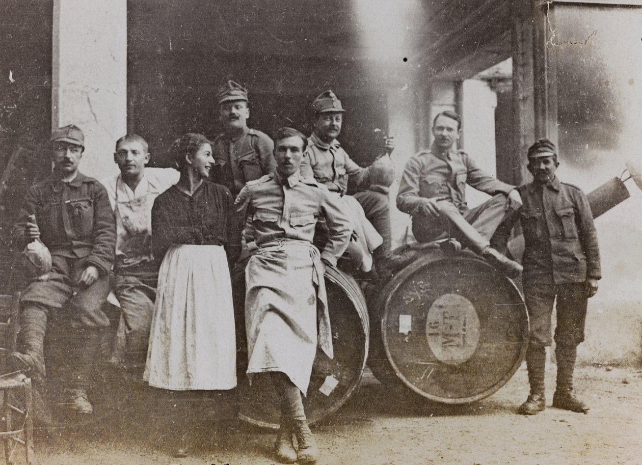 Album "Min verdenskrig - minner fra den sørvestlige fronten i Kärnten, Italia, Trentino-Alto Adige) 31/03/1915-12/11/ 1918 - Josef Zohles Vienna ": gruppeportrett foran av Josef Zohles