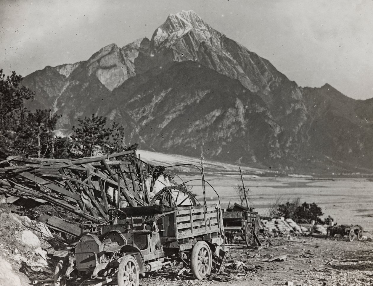 Album "Min verdenskrig - minner fra den sørvestlige fronten i Kärnten, Italia, Trentino-Alto Adige) 31/03/1915-12/11/ 1918 - Josef Zohles Vienna ": ved elven Tagliamento (f. av Josef Zohles