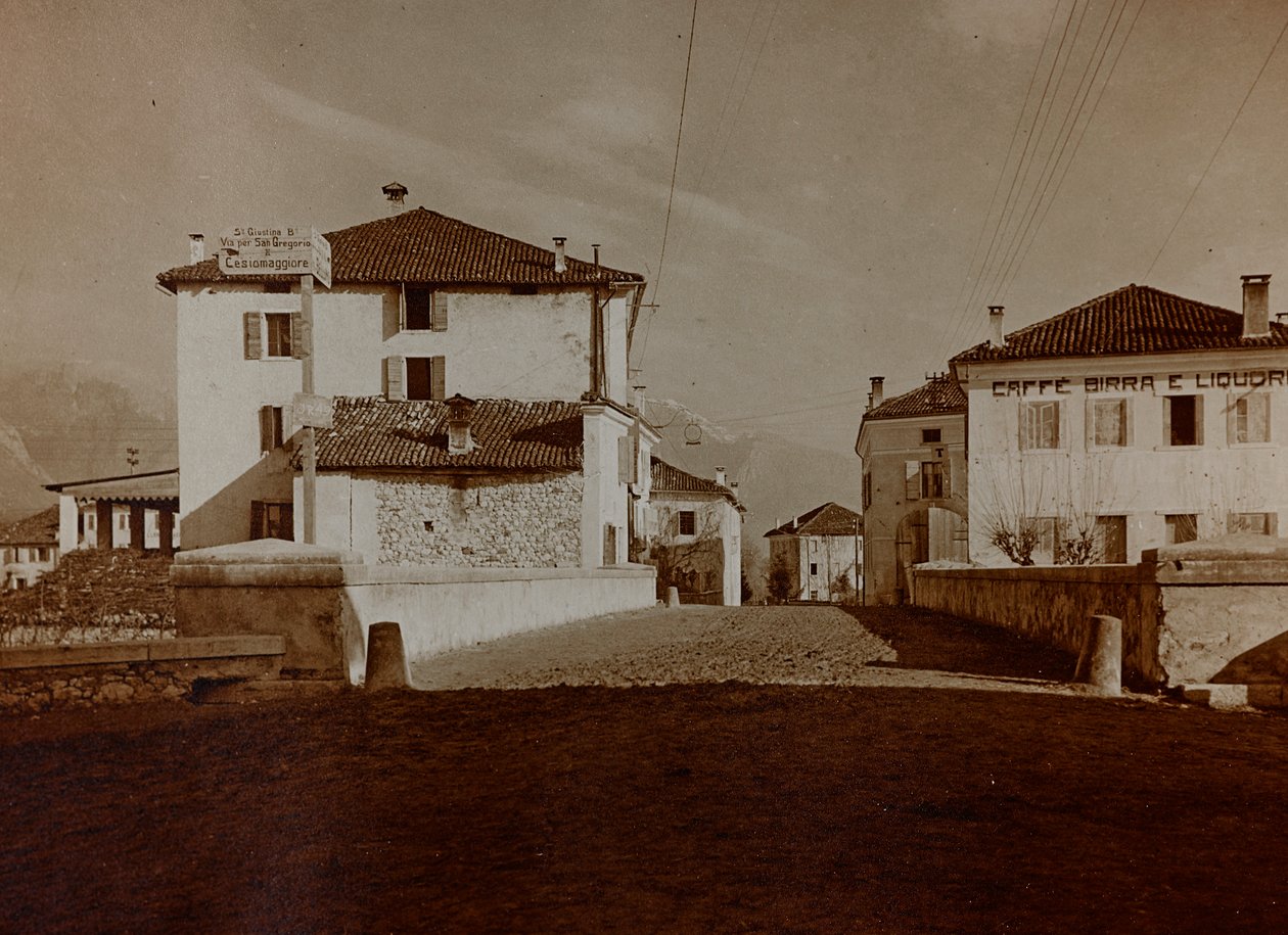Album "Min verdenskrig - minner fra den sørvestlige fronten i Kärnten, Italia, Trentino-Alto Adige) 31/03/1915-12/11/ 1918 - Josef Zohles Vienna ": utsikt over Chiusaforte (s/hv ph) av Josef Zohles