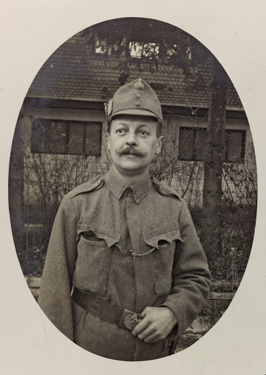 Album "Min verdenskrig - minner fra den sørvestlige fronten i Kärnten, Italia, Trentino-Alto Adige) 31/03/1915-12/11/ 1918 - Josef Zohles Vienna ": portrett av soldat (s/hv ph) av Josef Zohles