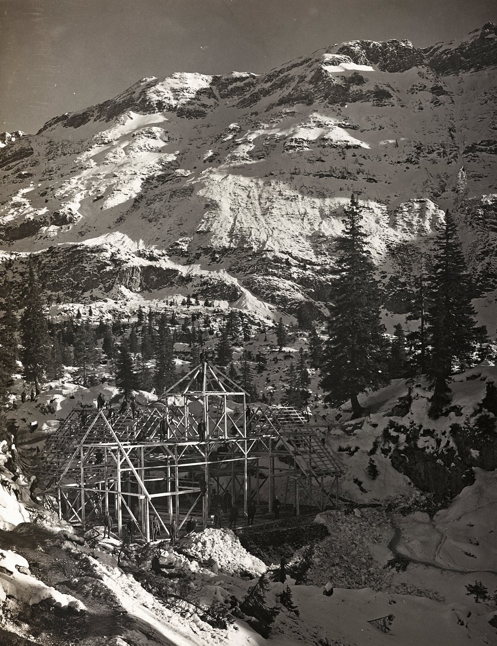 Album "Min verdenskrig - minner om den sørvestlige fronten i Kärnten, Italia, Trentino-Alto Adige) 31/03/1915-12/11/ 1918 - Josef Zohles Vienna ": bygningskonstruksjon (s/hvitt) av Josef Zohles