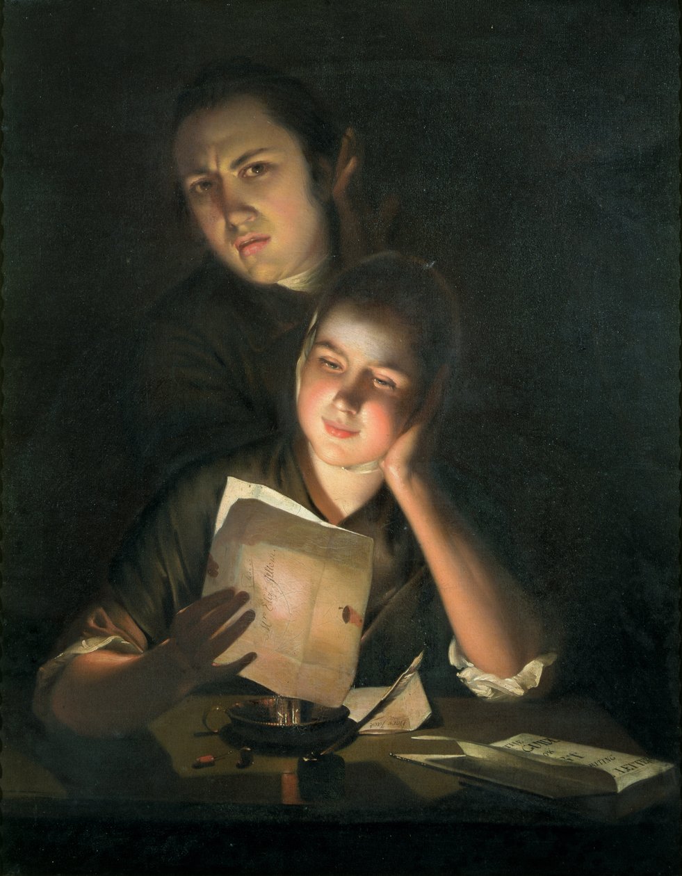 En jente som leser et brev ved stearinlys, med en ung mann som titter over skulderen hennes, ca. 1760-2 av Joseph Wright of Derby