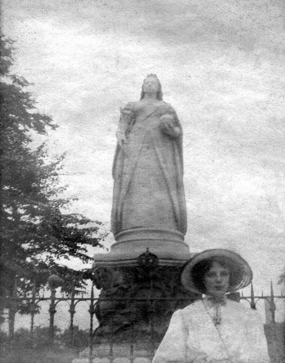 Queen Victorias statue, College Green, Bristol, 1900-tallet av Joseph Edgar Boehm
