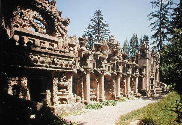 Det ideelle palasset, bygget 1879-1912 av Joseph Ferdinand Cheval