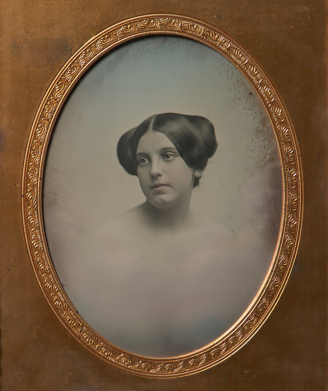 Ung kvinne med hår stylet i to boller, 1850-tallet. Skapere: Josiah Johnson Hawes, Albert Sands Southworth. av Josiah Johnson Hawes, Albert Sands Southworth