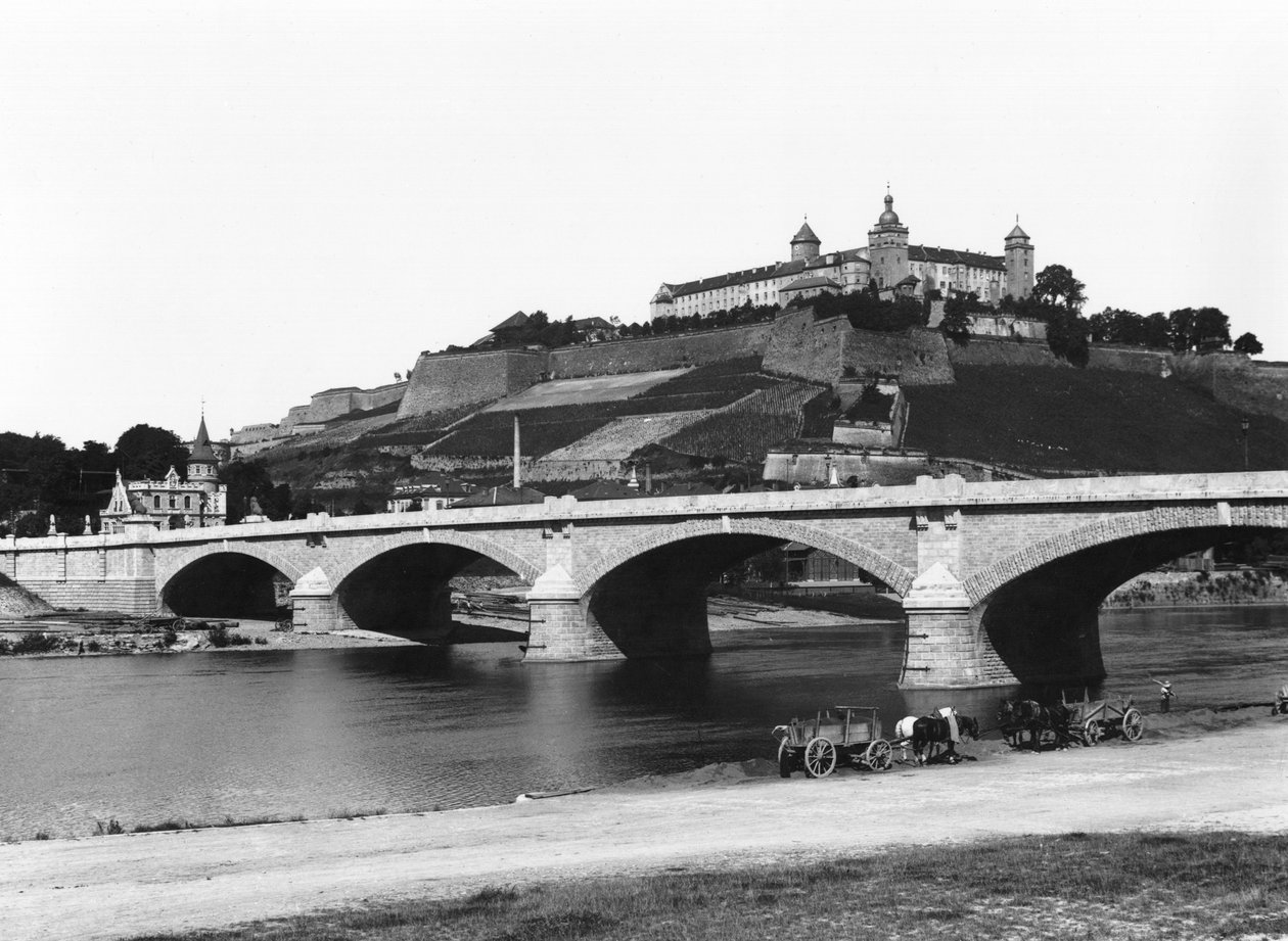 Marienberg festning sett fra Ludwigs Bridge, Würzburg, ca. 1910 av Jousset