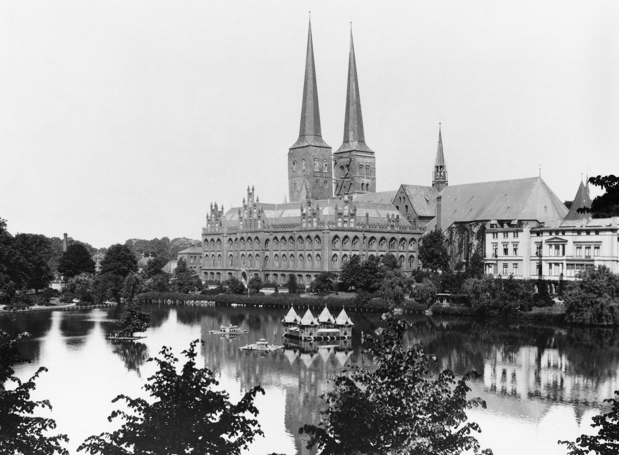 Utsikt over museet med Marienkirche i bakgrunnen, Lubeck, ca. 1910 av Jousset