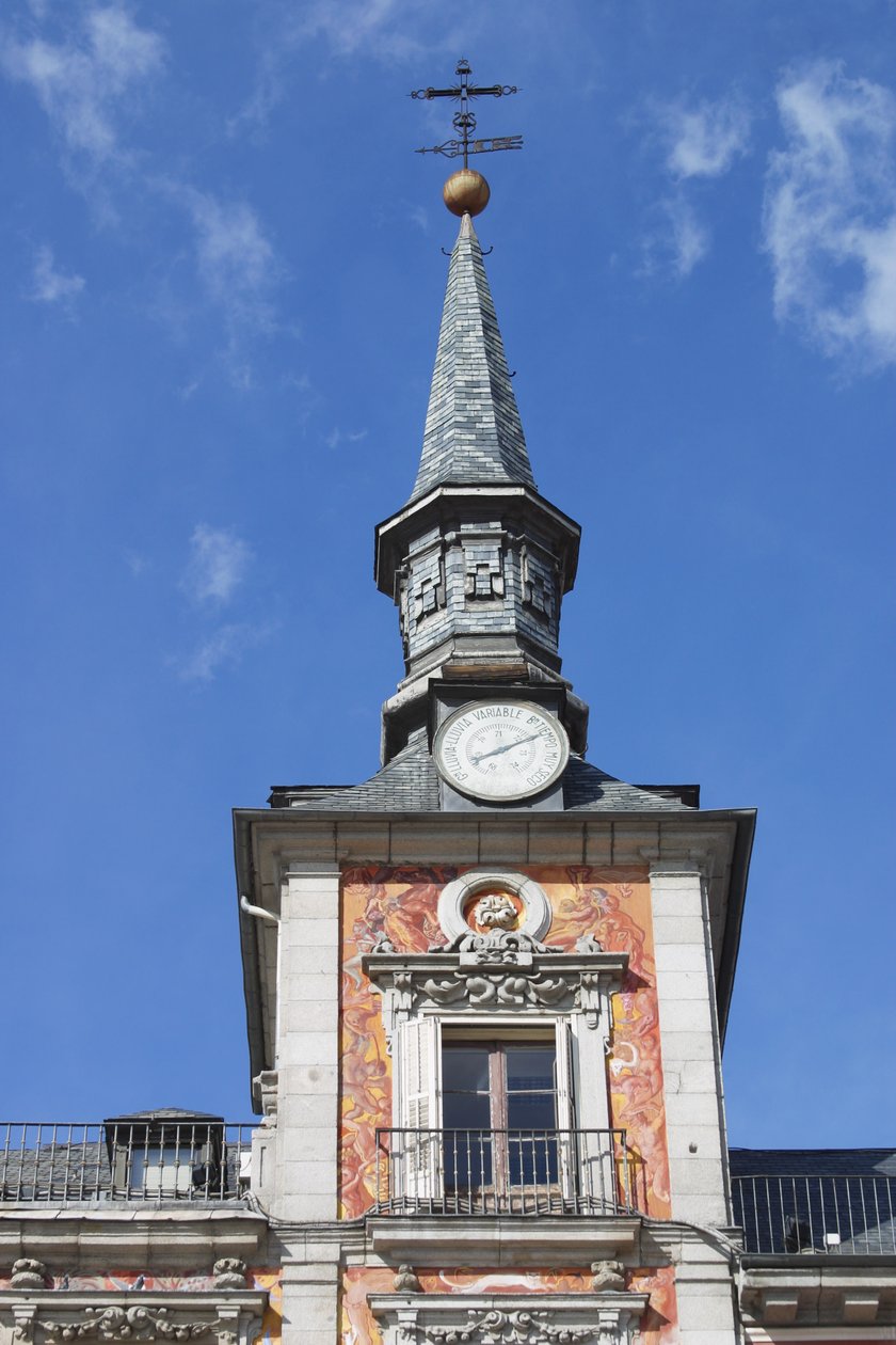 Tårn fra et av balkonghusene (se 86693) av Juan Gomez de Mora
