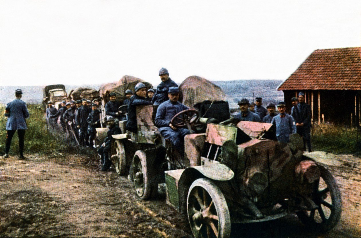 Franske soldater og kjøretøy fra det mobile luftforsvaret under slaget ved Verdun, september 1916 (autokrom) av Jules Gervais Courtellemont
