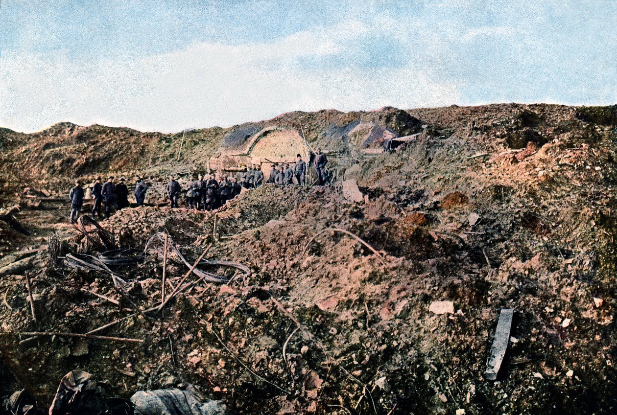 Soldater i Fort de Souville som ble ødelagt av tysk artilleri, september 1916 (autokrom) av Jules Gervais Courtellemont