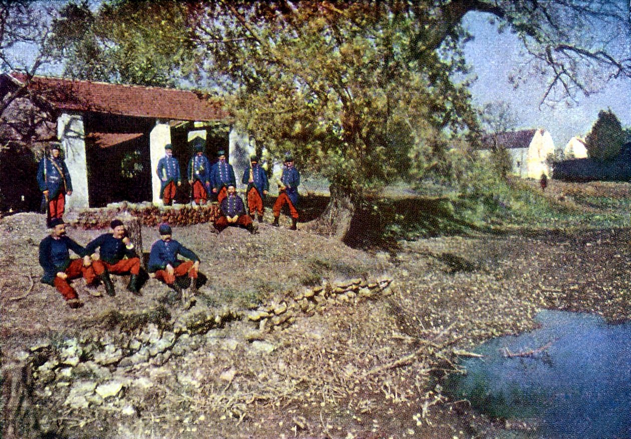 Franske soldater i Monthyon under slaget ved Marne øst for Paris, september 1914 (autokrom) av Jules Gervais Courtellemont