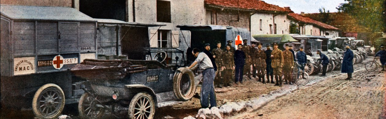Det amerikanske postkontoret og ambulansebilene med Røde Kors i Dieue-sur-Meuse nord for Verdun, september 1916 (autokrom) av Jules Gervais Courtellemont