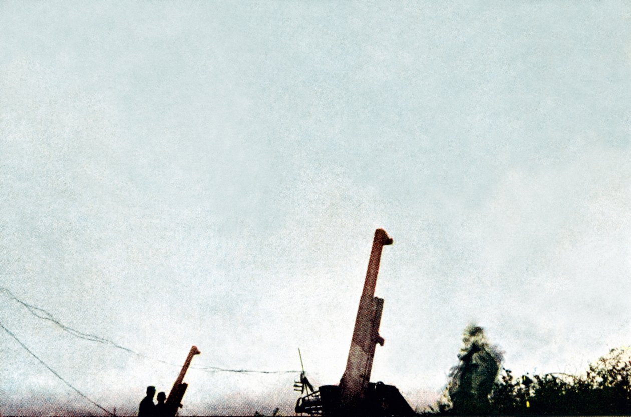 Luftvernvåpen i aksjon: siden 21. februar ble 25 fly og en ballongdrage skutt ned av batteriene, Verdun, september 1916 (autokrom) av Jules Gervais Courtellemont
