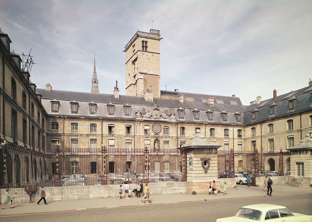 Fasade på Hotel de Ville, det tidligere palasset i statene i Burgund av Jules Hardouin Mansart