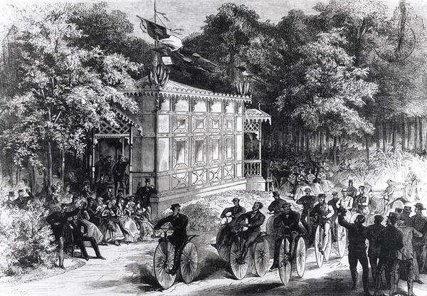 A Velocipede Race på Pre Catelan, ca. 1860-70 (gravering) (s/hvitt-bilde) av Jules Pelcoq